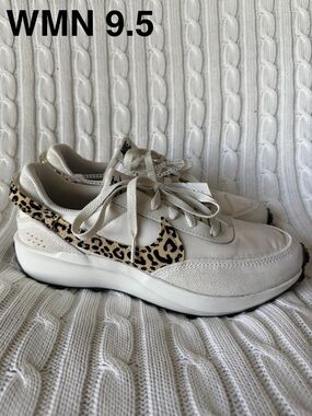 Nike Leopard Swoosh Women’s Sneakers NEW Sz 9.5 Cheetah Shoes Workout Gym Shoe